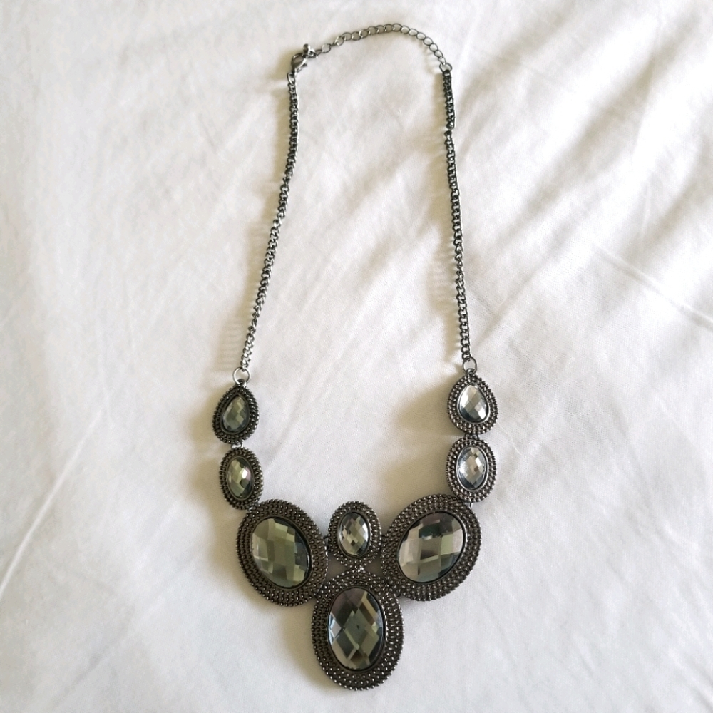Statement necklace